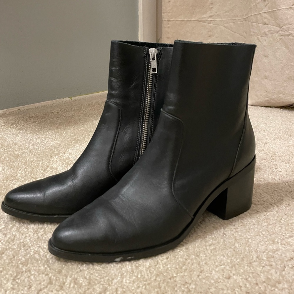 Treasure & Bond zip up black leather pointed toe booties